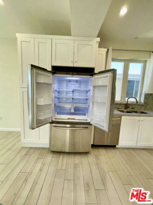 Building Photo - 1654 Greenfield Ave