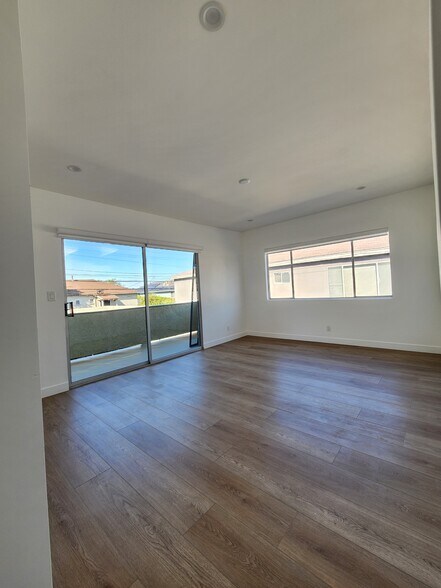 Building Photo - 2336 34th St