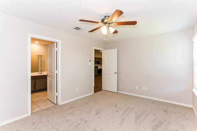Building Photo - 980 Alton Dr