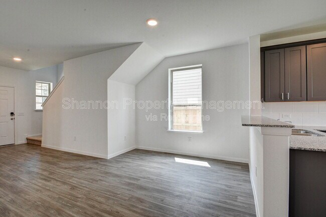 Building Photo - 16642 Teak Mantle Rd