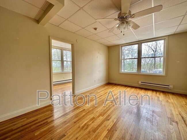 Building Photo - 43 Ravenscroft Dr