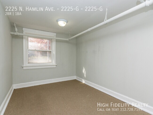 Building Photo - 2225 N Hamlin Ave