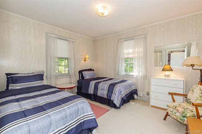 Building Photo - 21 Oceanview Rd