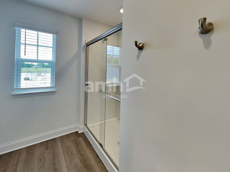 Building Photo - 206 Rustic Barn Ct