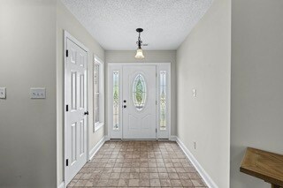 Building Photo - 132 Forest Bluff Dr