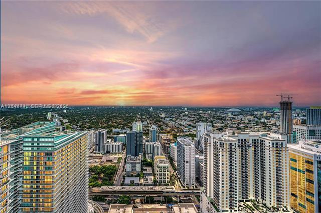 Building Photo - 1000 Brickell Plz