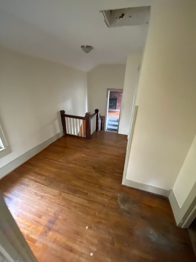 Building Photo - 48 Grove St