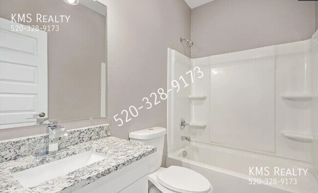 Building Photo - 1304 S 5th Ave