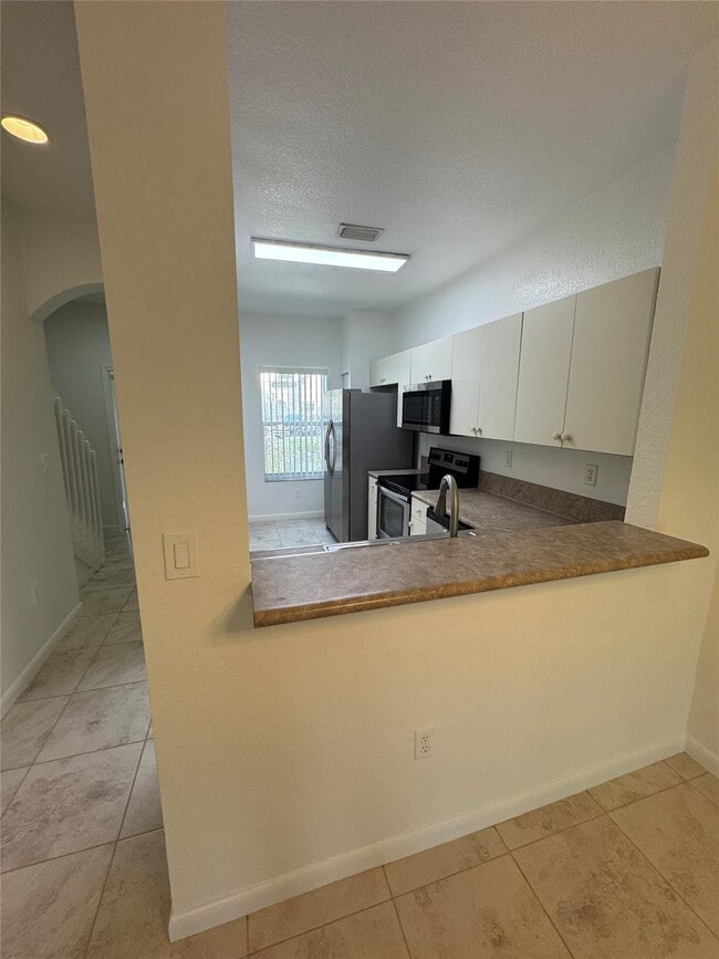 Building Photo - 4903 SW 140th Terrace