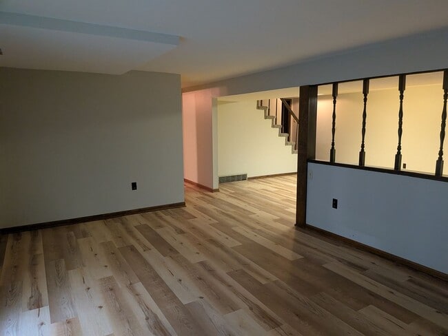 Building Photo - 2513 Lilac Dr