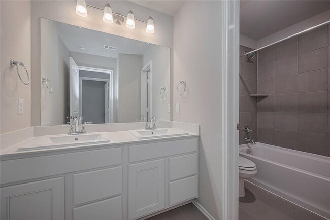 Building Photo - 2902 Scanlan Mdw
