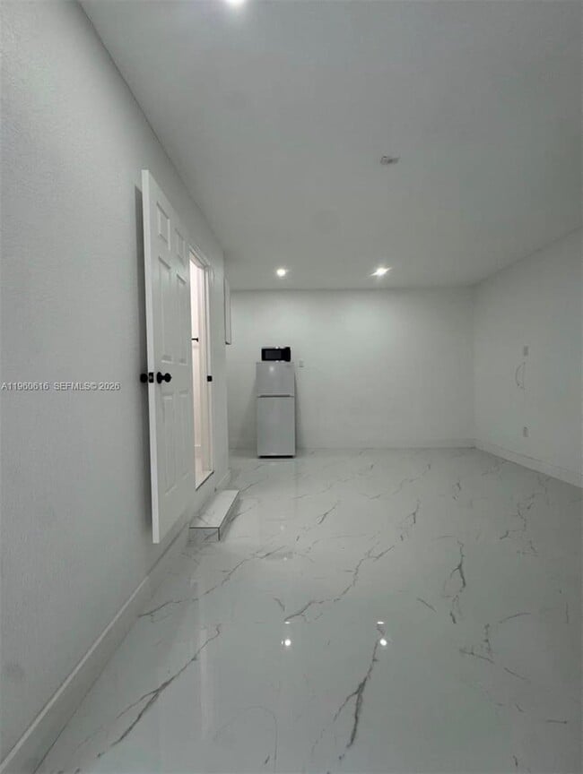 Building Photo - 16034 SW 61st Ln