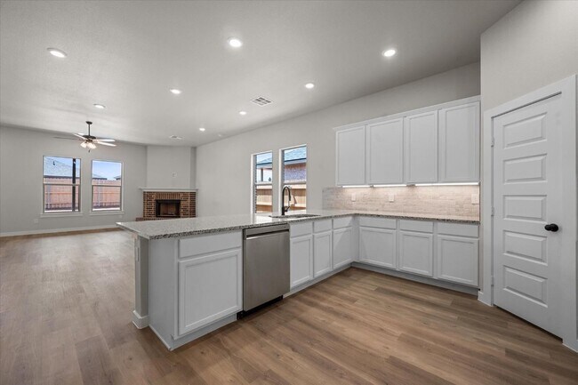 Building Photo - 3202 Farmhouse Ave