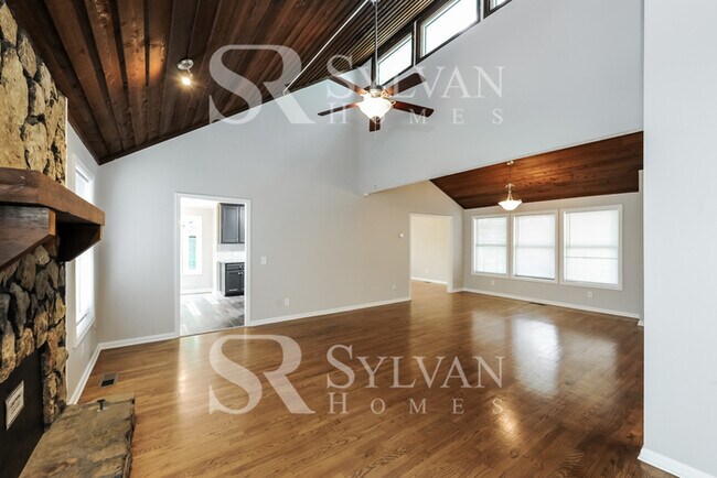 Building Photo - This lovely home is ready for your personal touch!