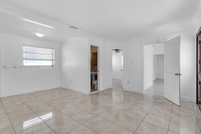 Building Photo - 1101 SW 17th Ave