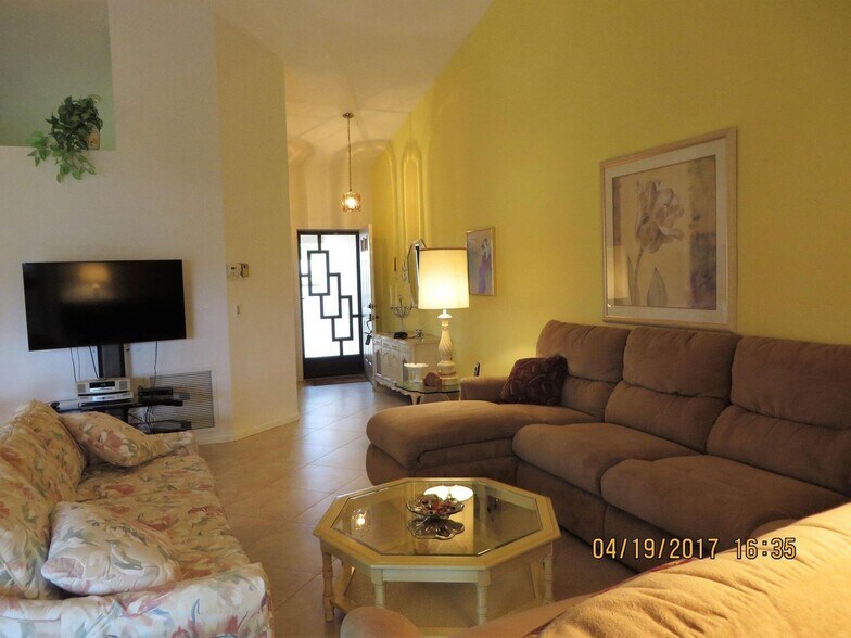 Building Photo - 5839 Parkwalk Cir W