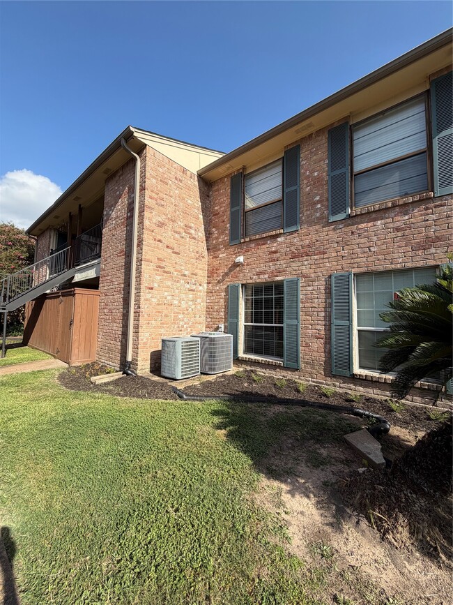 Building Photo - 8801 Hammerly Blvd