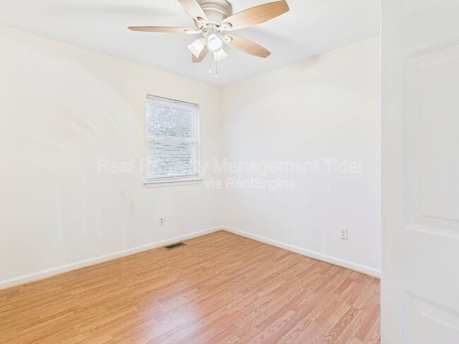 Building Photo - 1055 Old Denbigh Blvd