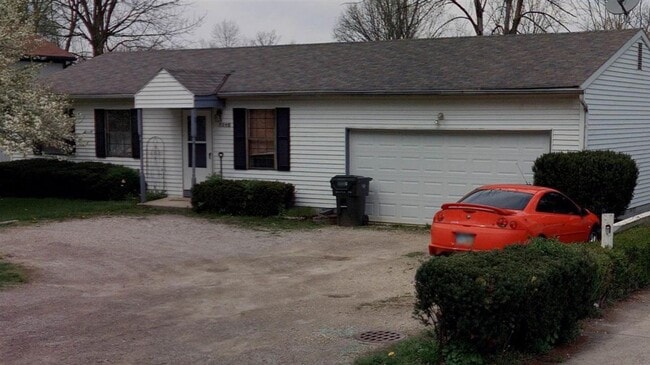 Primary Photo - 5846 Cooper Rd