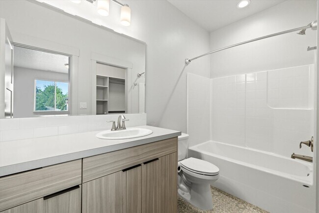Building Photo - 174 S Kestrel Pl
