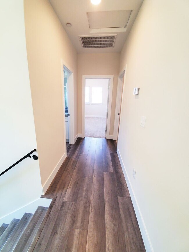 Building Photo - Contemporary Greenhaven Home with Private Backyard & Smart Features