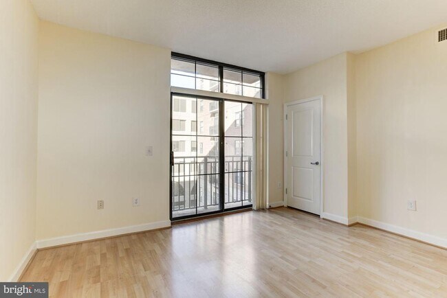 Building Photo - 1111 25th St NW