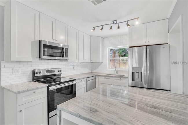 Building Photo - 1610 Tulane St