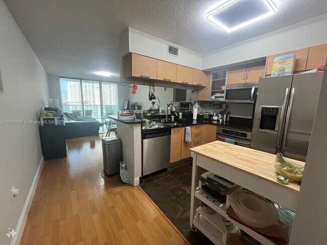 Building Photo - 31 Southeast 5th Street Apt #2310, Miami, ...
