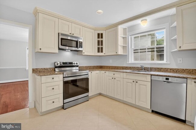 Building Photo - 5510 Christy Dr