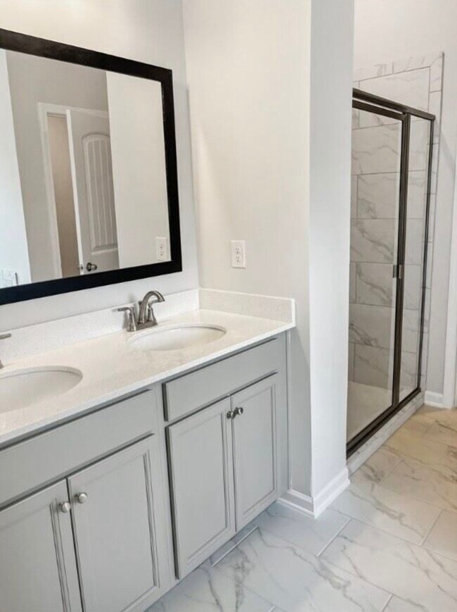 Building Photo - 2115 Teale Ln