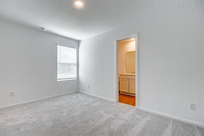 Building Photo - 21535 Carosella Dr