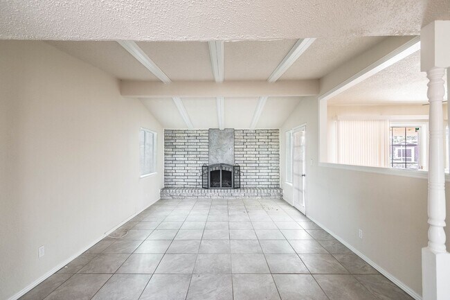 Building Photo - Charming 3 bedroom, 2 bath in East El Paso!