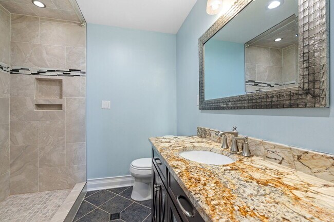 Building Photo - 1352 Smith Rd