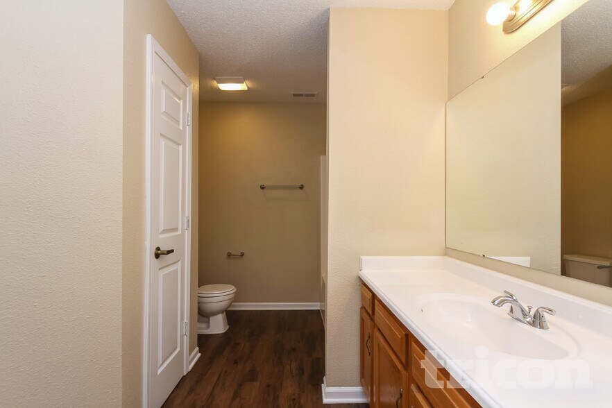 Building Photo - 8847 Himebaugh Ln