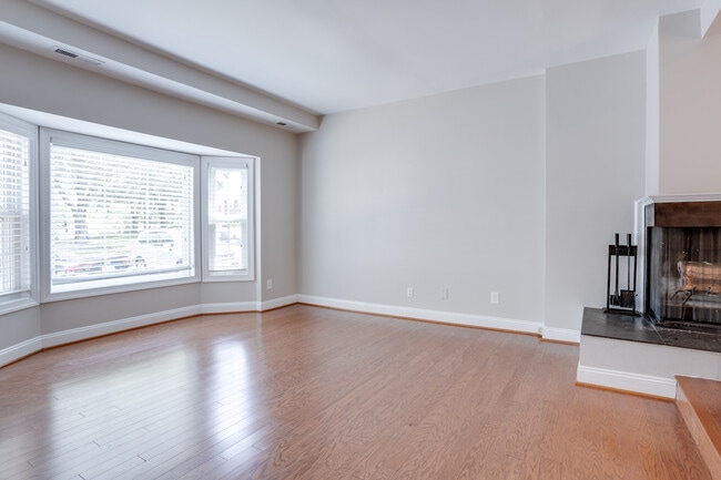 Building Photo - 5312 Anchor Ct