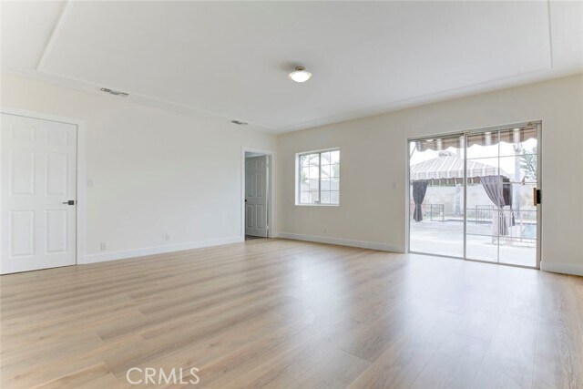 Building Photo - 6622 Varna Ave