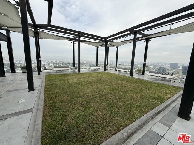 Building Photo - 3810 Wilshire Blvd