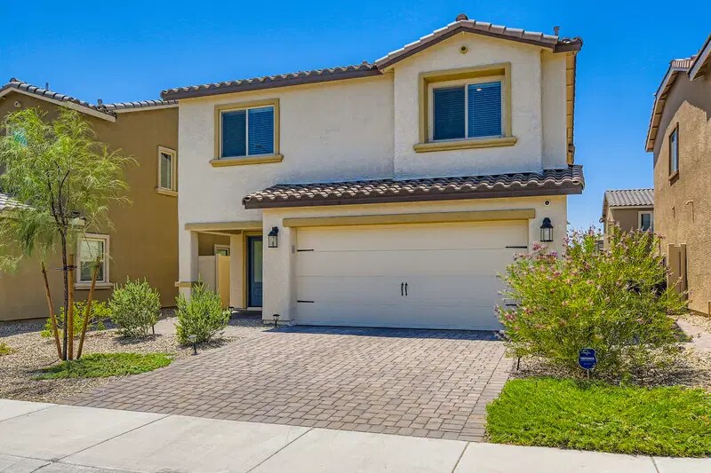 Primary Photo - 1585 Desert Path Ave
