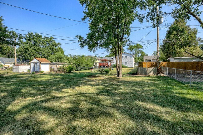 Building Photo - Charming 3-Bedroom Omaha Home with Finishe...