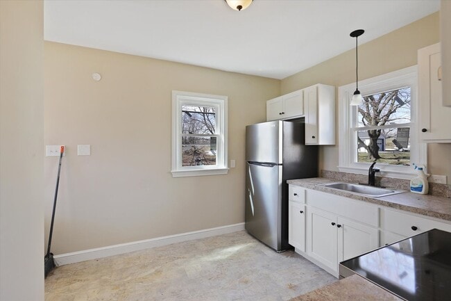 Building Photo - Beautiful three-bedroom single family home...