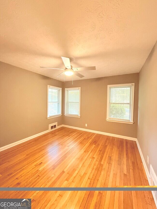 Building Photo - 1397 Jewell Ct