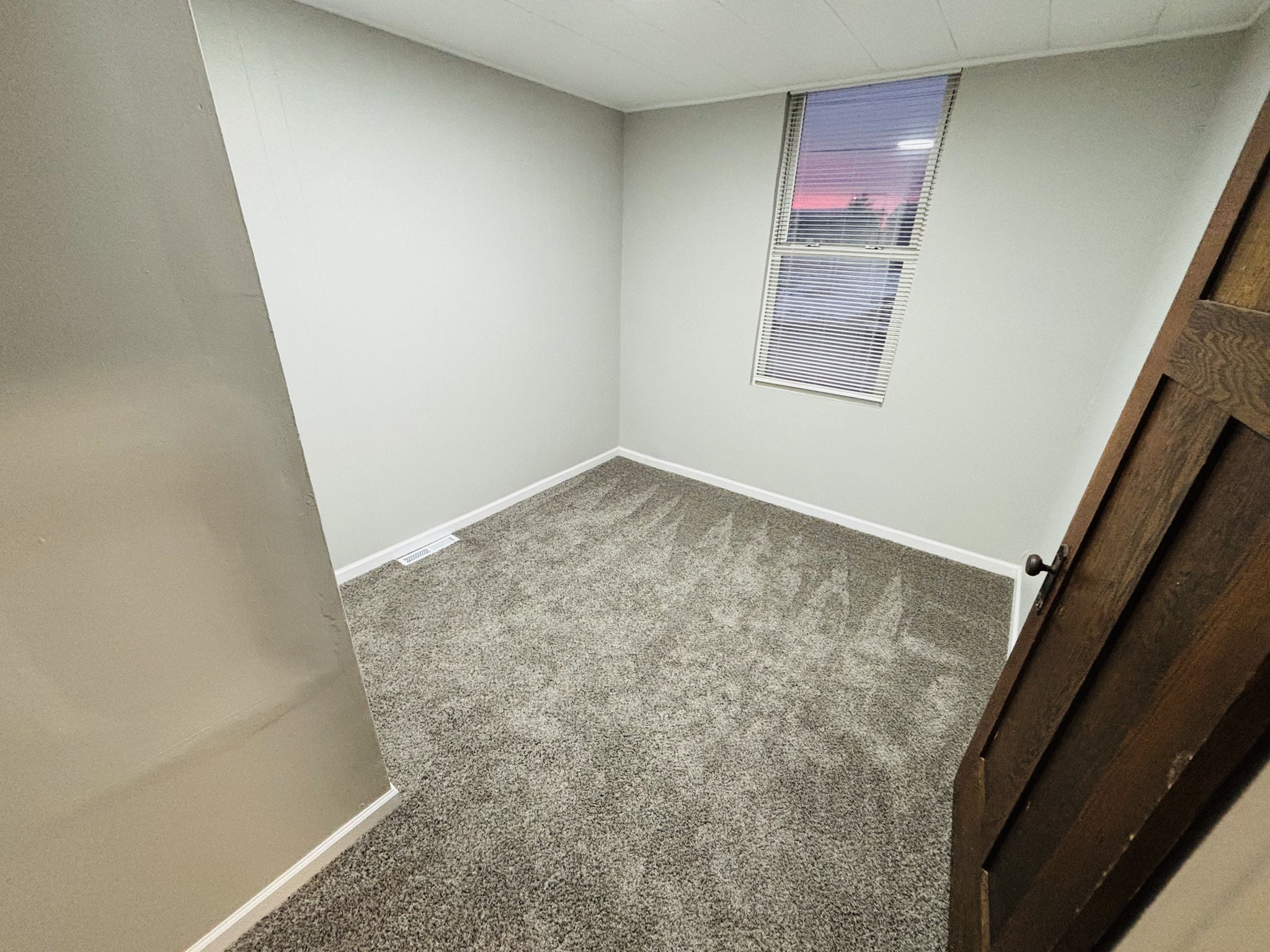 Building Photo - 2315 E End Ave