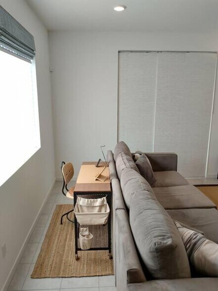 Building Photo - 11599 Kitetail Dr
