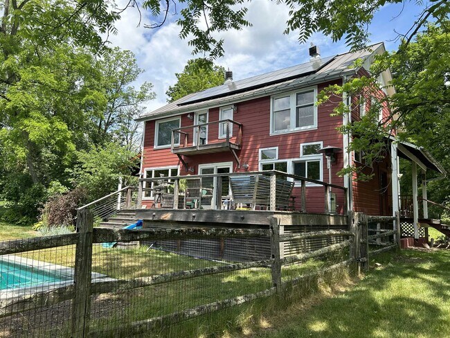 Building Photo - 16-18 Broadway