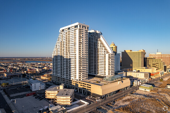 Building Photo - Ocean Club Condos