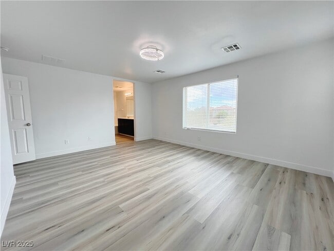 Building Photo - 8821 Steaming Thunder Ct