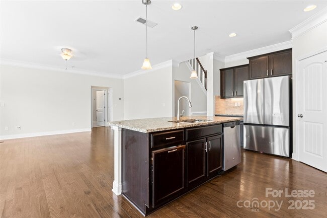 Building Photo - 1037 Jack Pine Rd