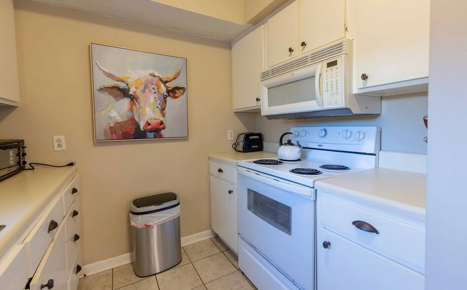 Building Photo - 5515 Country Dr