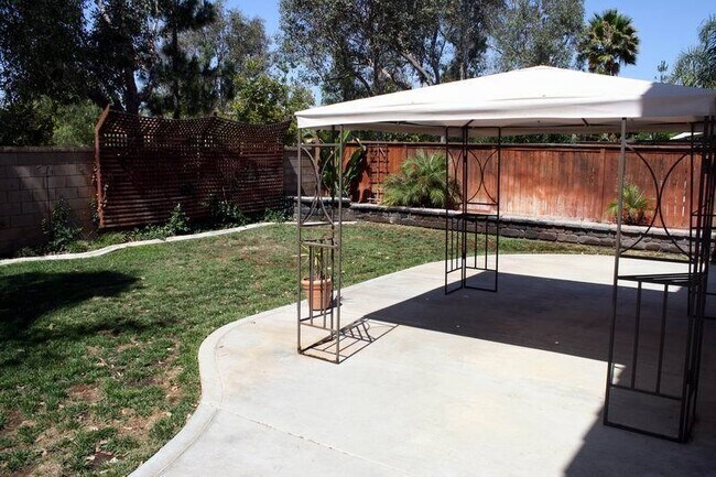 Building Photo - Beautiful  3bed 2.5 ba in Paseo del Sol. Lots of Amenities! Available now!