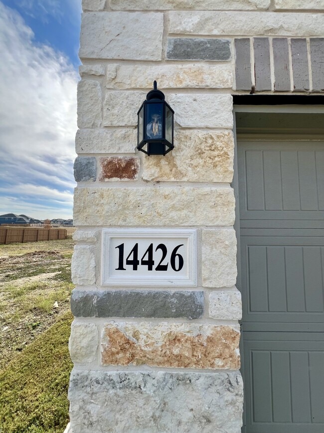 Building Photo - 14426 Daphne Bnd